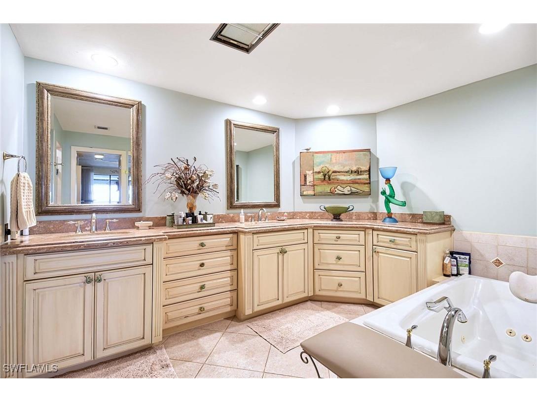 4301 Gulfshore Boulevard Naples FL 34103 225042666 image19