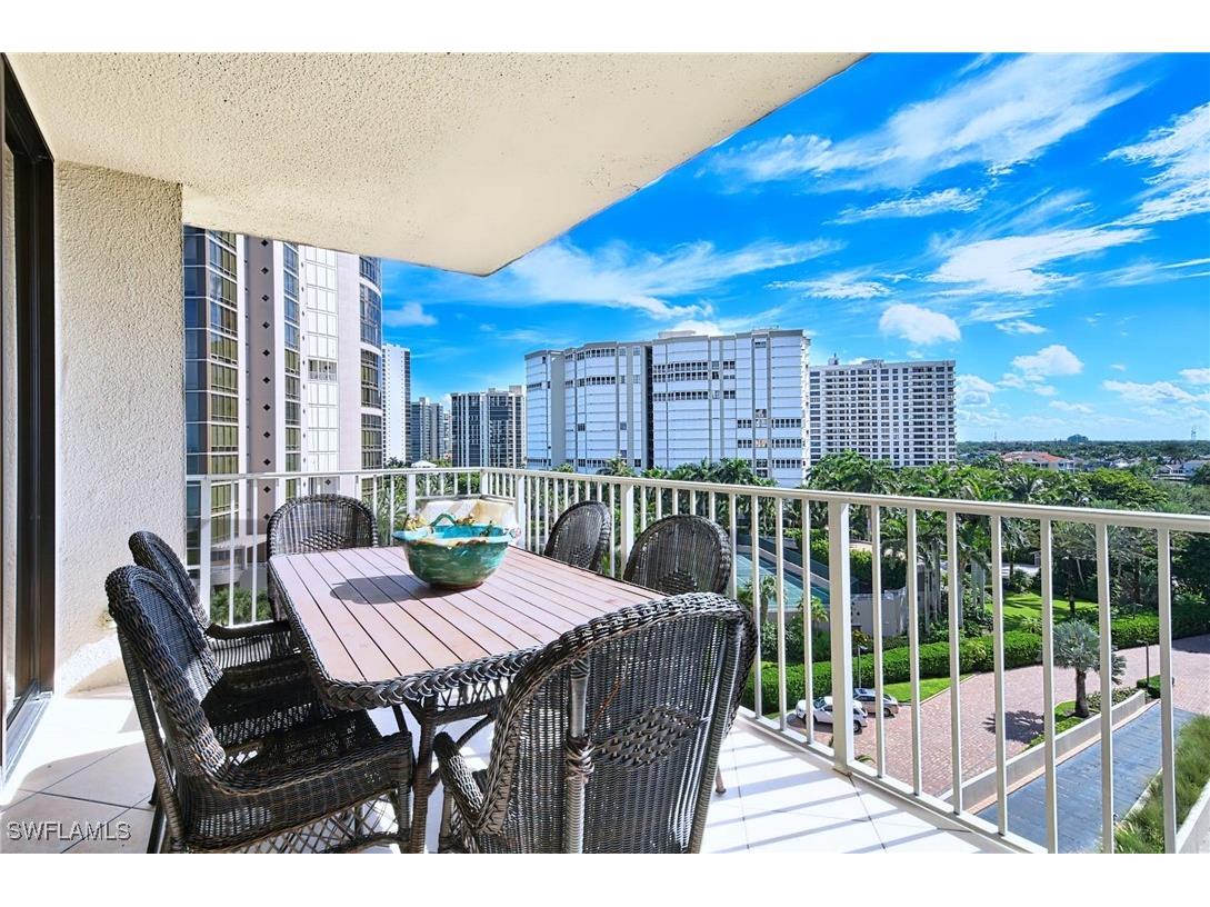 4301 Gulfshore Boulevard Naples FL 34103 225042666 image25