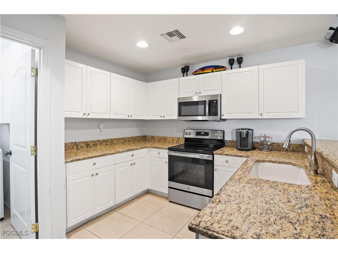 4301 NE 9th Place Cape Coral FL 33909 2025019461 image13