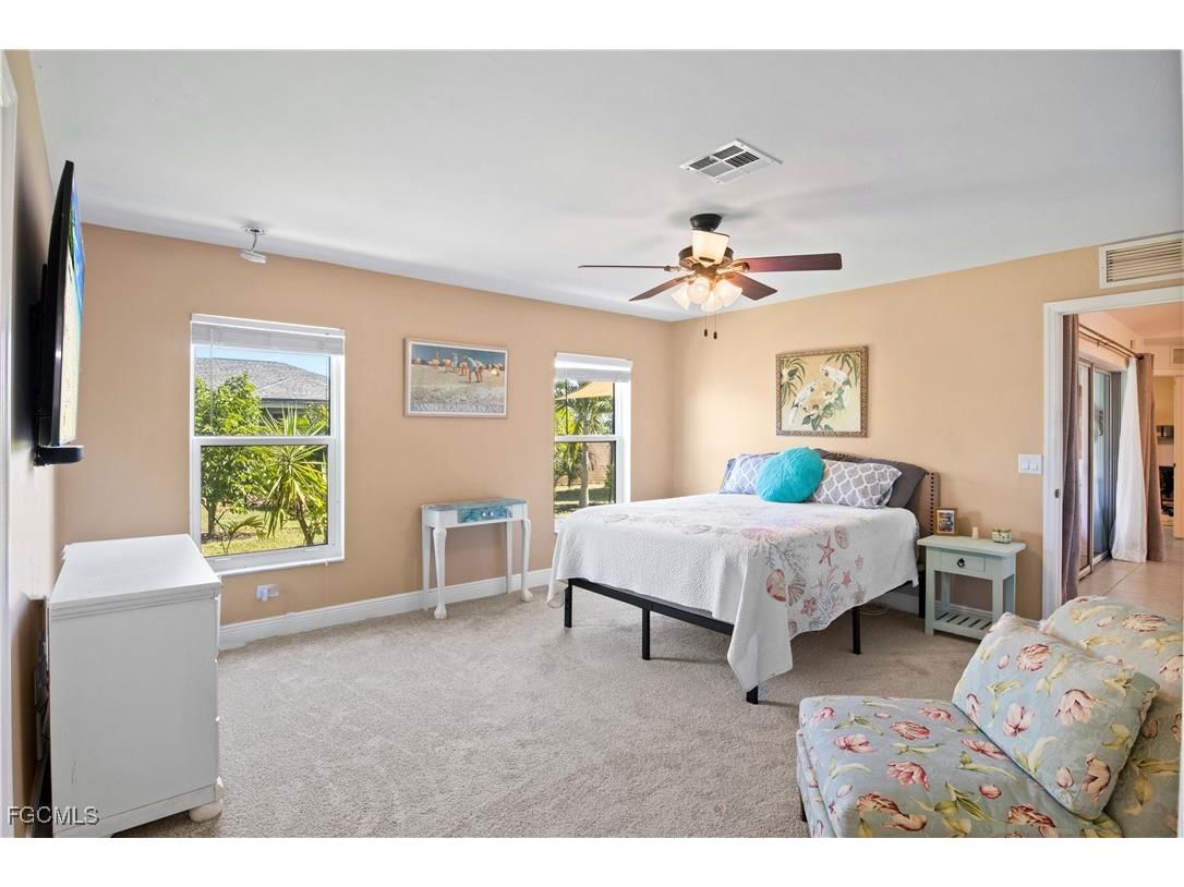 4301 NE 9th Place Cape Coral FL 33909 2025019461 image16