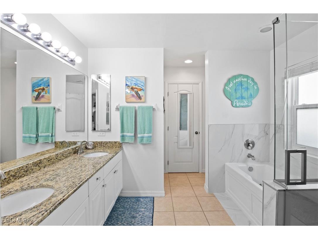 4301 NE 9th Place Cape Coral FL 33909 2025019461 image17