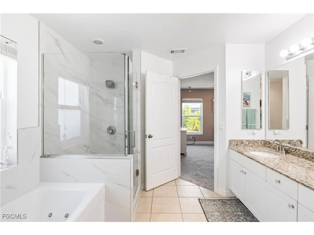 4301 NE 9th Place Cape Coral FL 33909 2025019461 image18