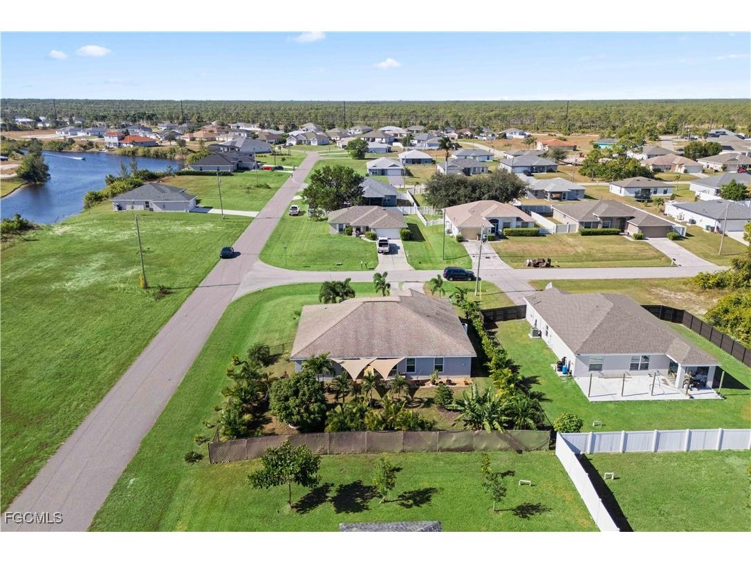 4301 NE 9th Place Cape Coral FL 33909 2025019461 image35
