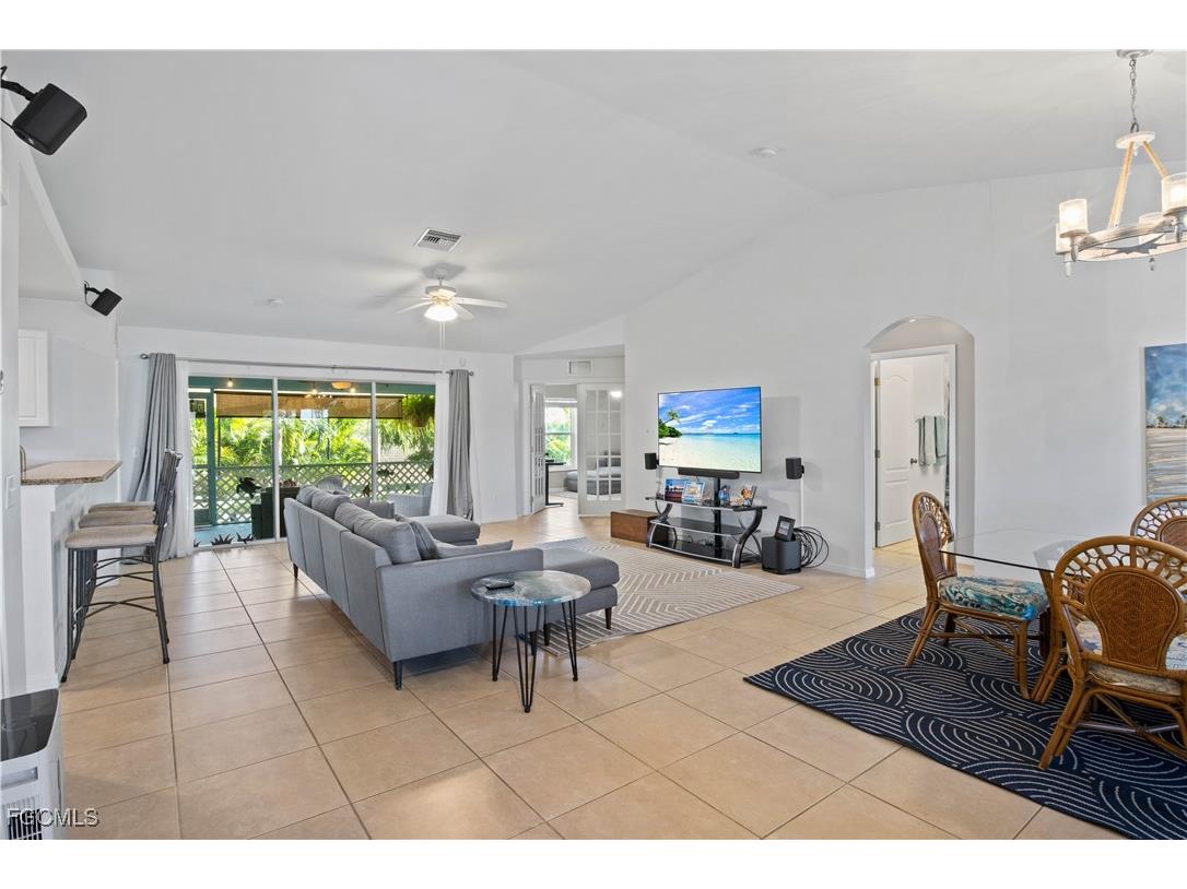 4301 NE 9th Place Cape Coral FL 33909 2025019461 image4