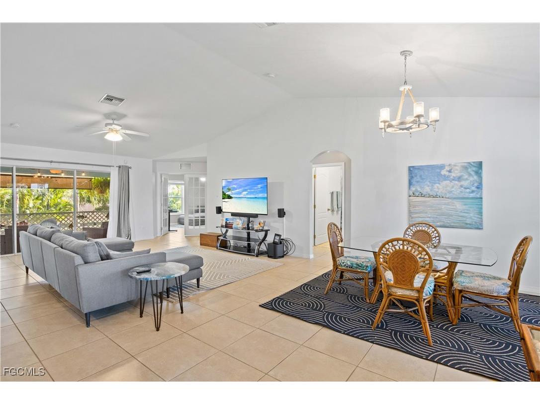 4301 NE 9th Place Cape Coral FL 33909 2025019461 image6