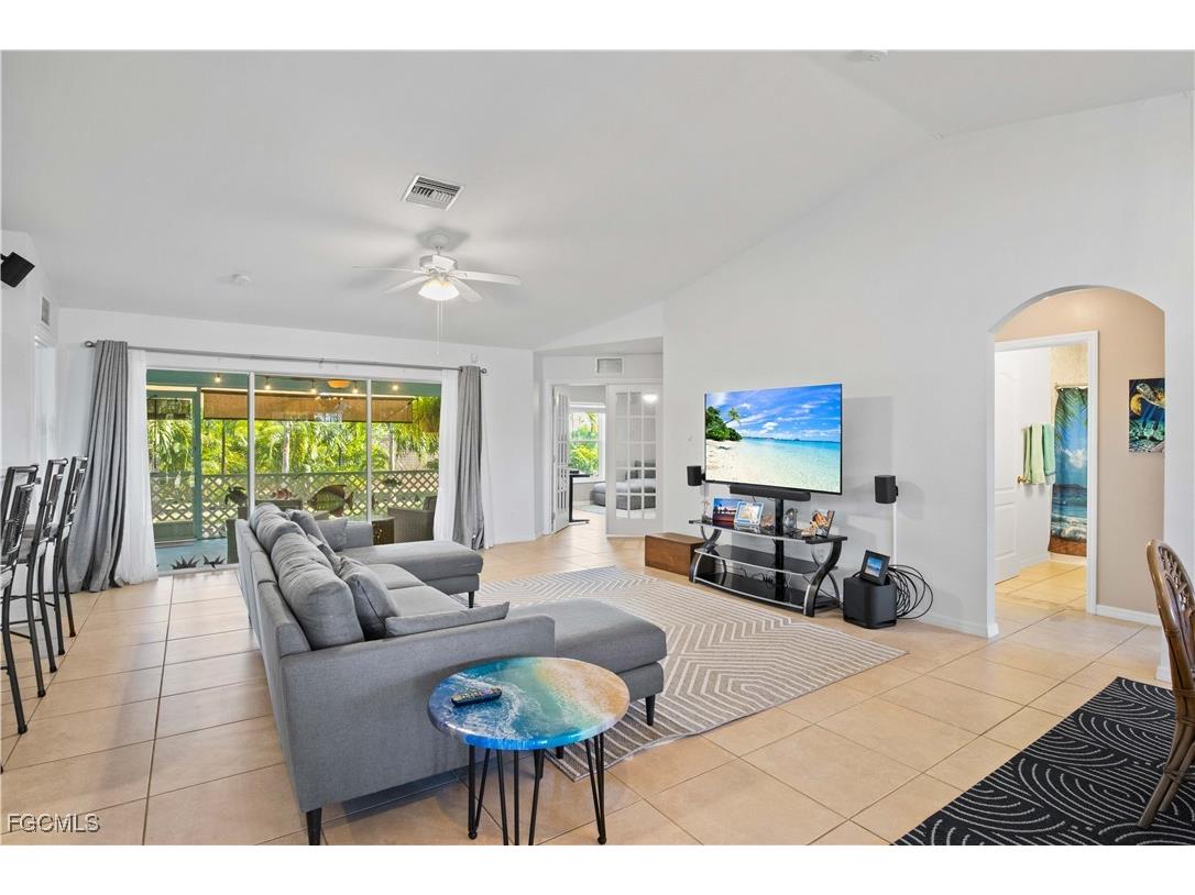 4301 NE 9th Place Cape Coral FL 33909 2025019461 image7