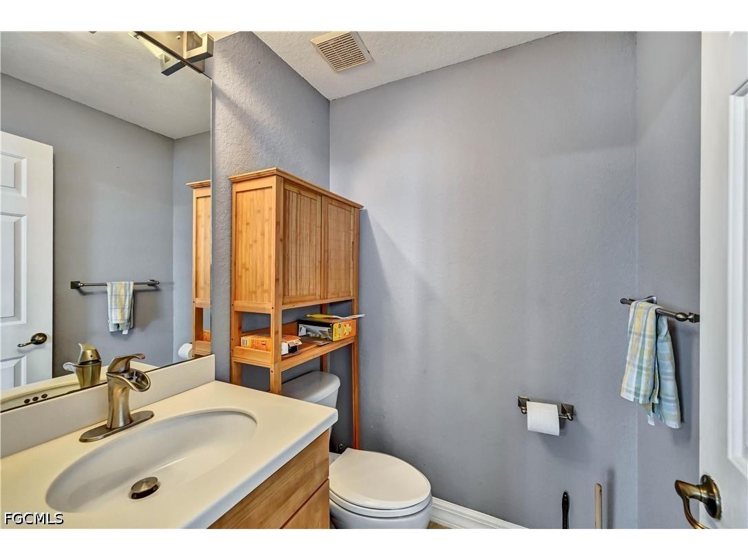 4301 NW 33rd Street Cape Coral FL 33993 2026015502 image33