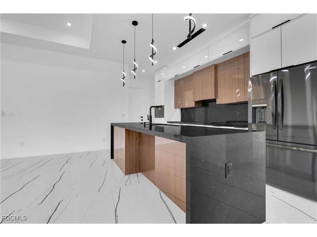 4301 NW 38th Avenue Cape Coral FL 33993 2025023348 image20