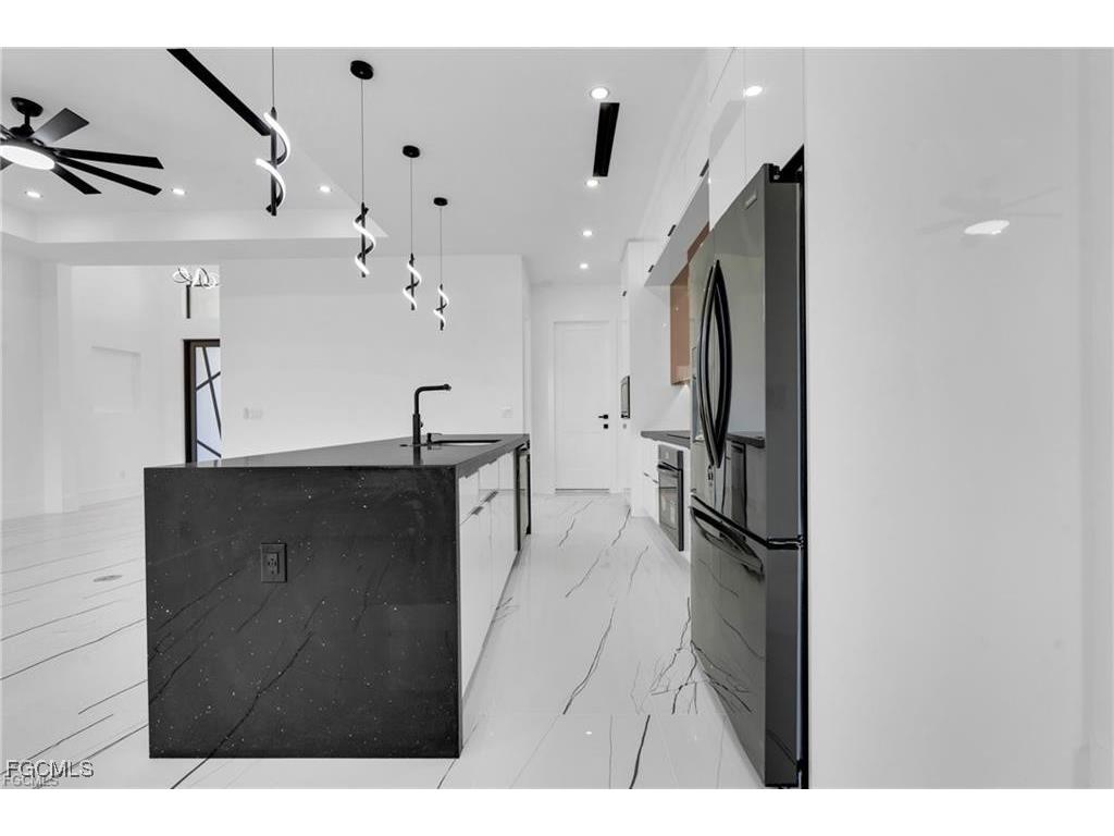 4301 NW 38th Avenue Cape Coral FL 33993 2025023348 image21