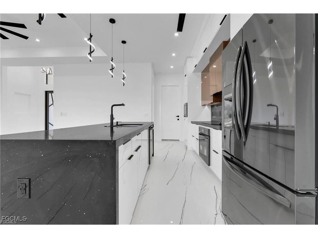 4301 NW 38th Avenue Cape Coral FL 33993 2025023348 image22