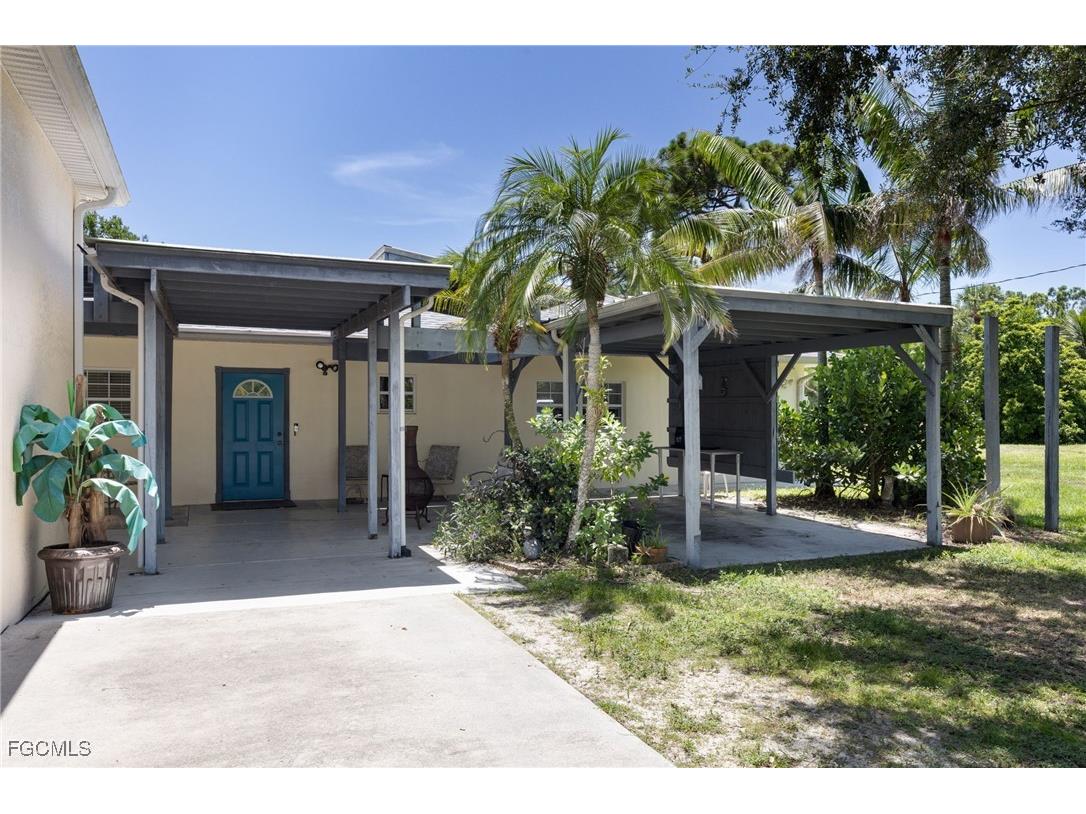4301 Pine Road Fort Myers FL 33908 2025004470 image1
