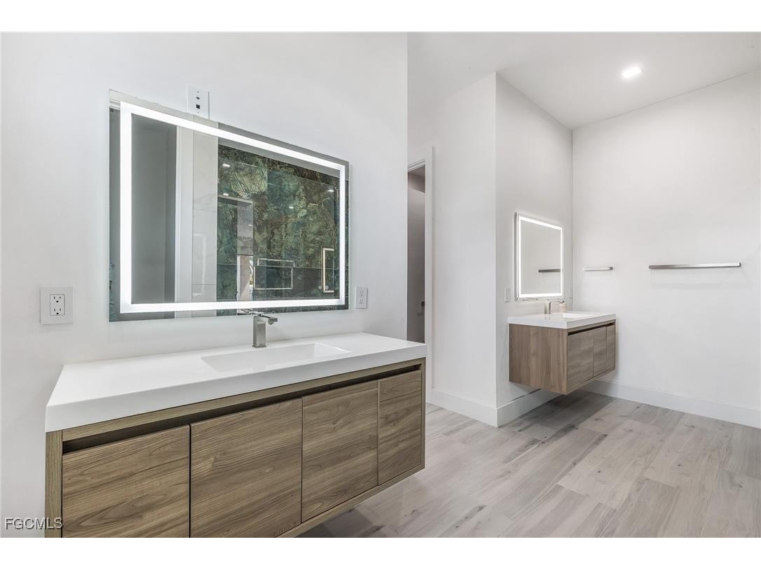 4301 SE 18th Place Cape Coral FL 33904 2025022553 image32