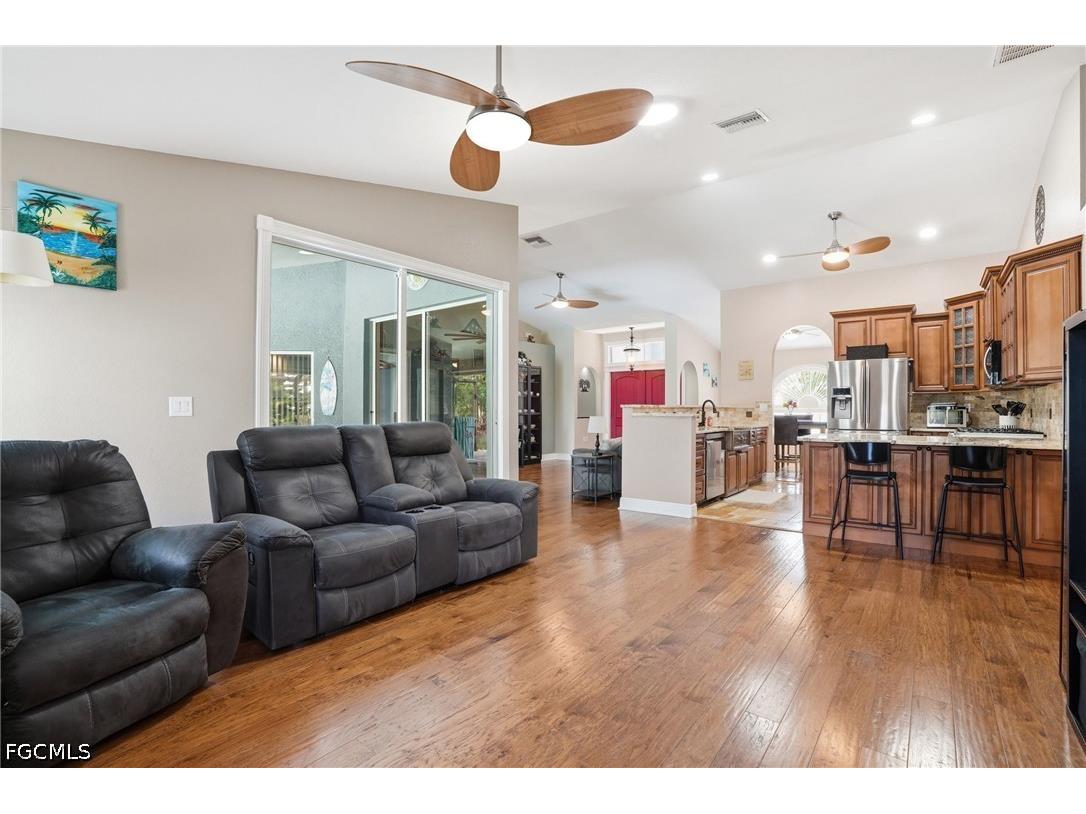 4304 NE 23rd Place Cape Coral FL 33909 2026023116 image5