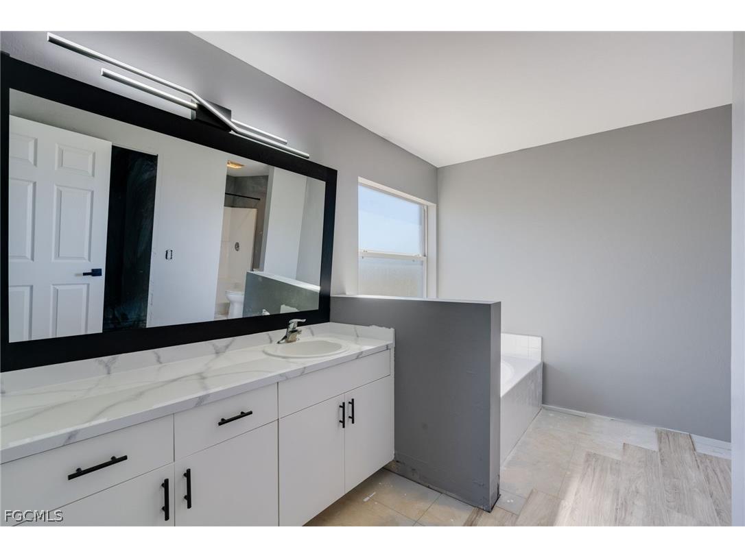 4305 NE 20th Place Cape Coral FL 33909 2025008530 image13
