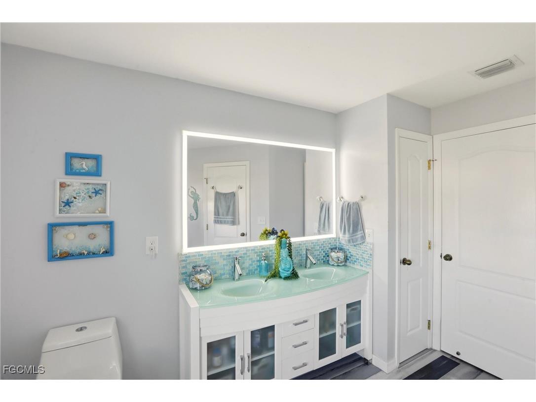 4306 NE 20th Place Cape Coral FL 33909 2026006026 image17
