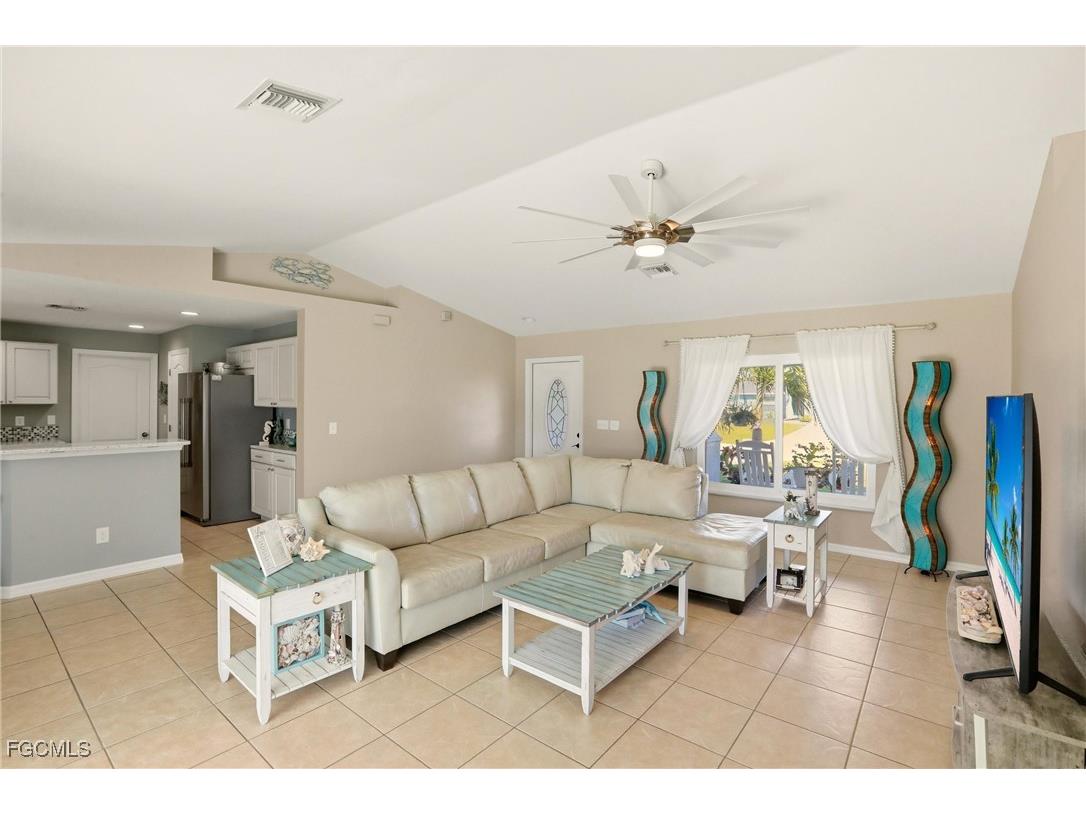 4306 NE 20th Place Cape Coral FL 33909 2026006026 image4