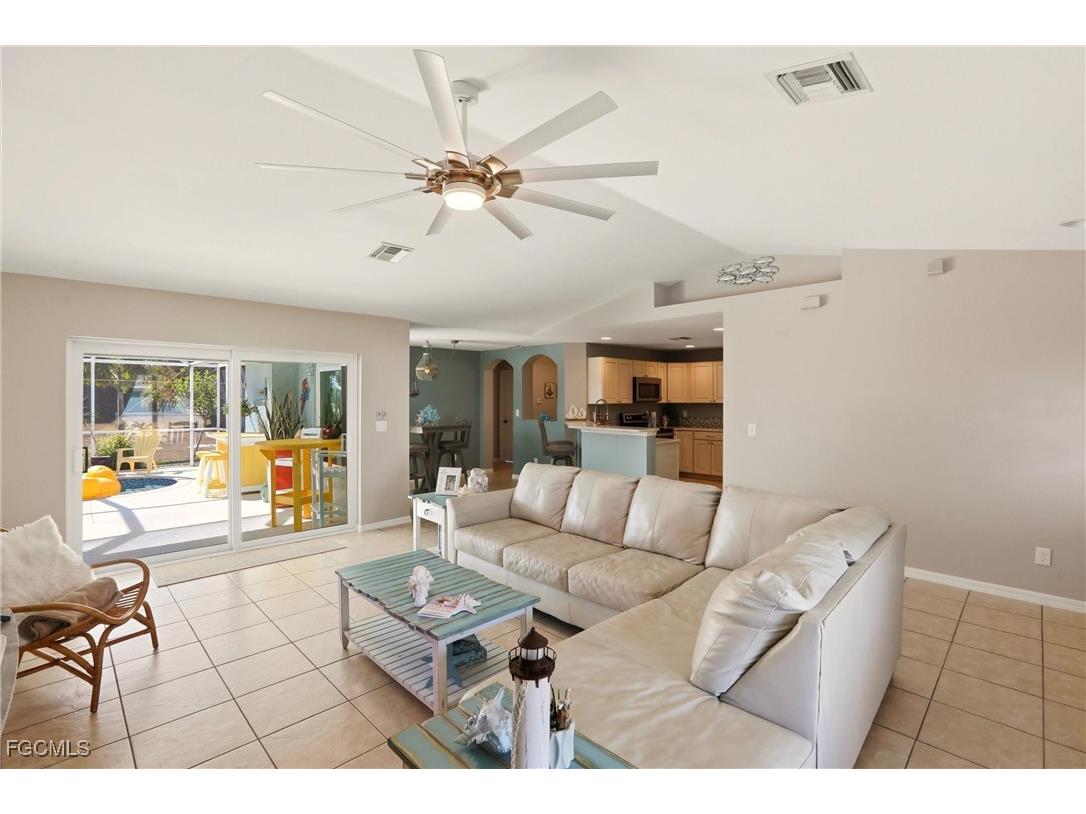 4306 NE 20th Place Cape Coral FL 33909 2026006026 image5