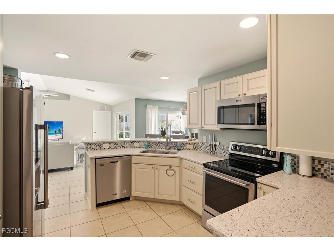 4306 NE 20th Place Cape Coral FL 33909 2026006026 image7