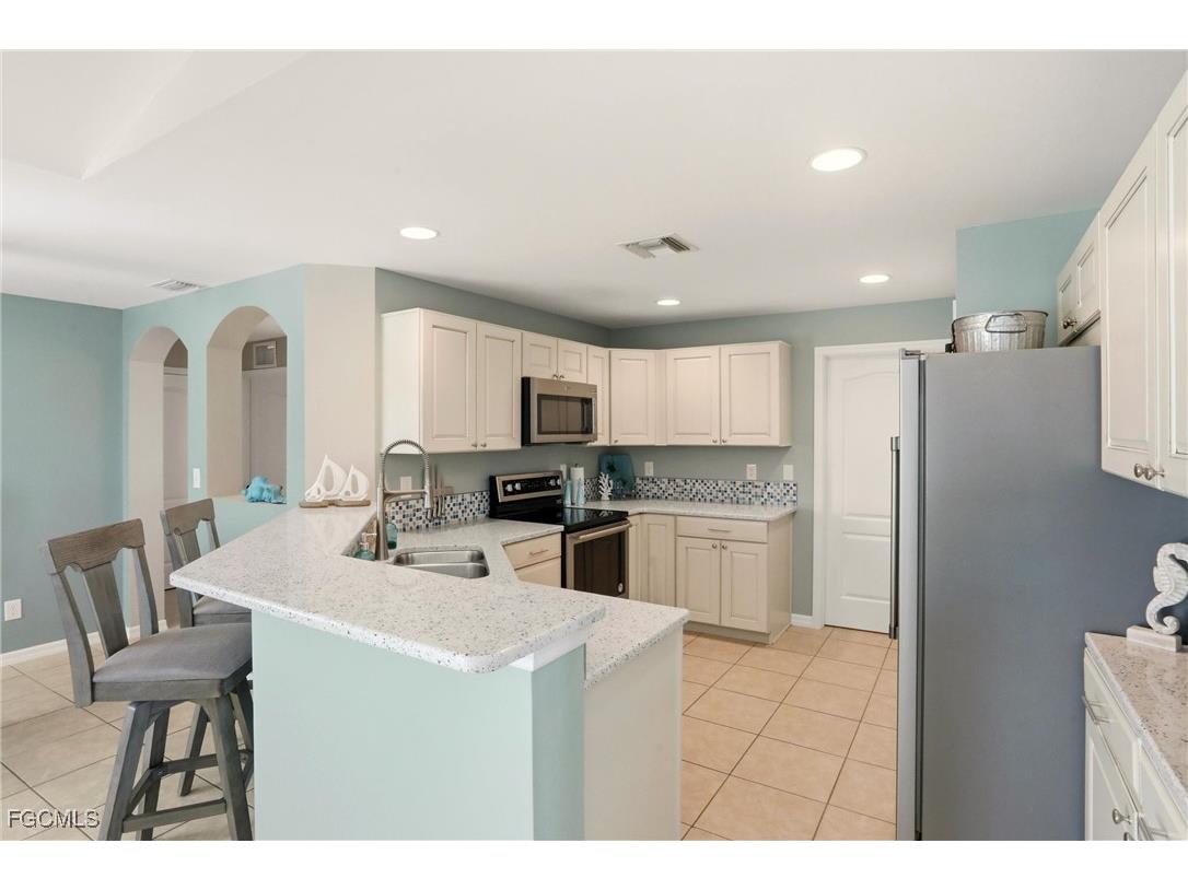 4306 NE 20th Place Cape Coral FL 33909 2026006026 image9