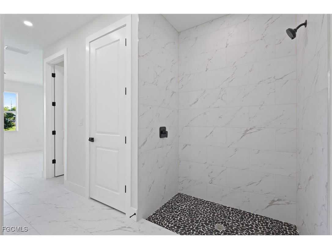 4306 NW 35th Street Cape Coral FL 33993 2025008447 image19