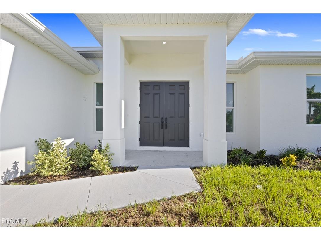 4306 NW 35th Street Cape Coral FL 33993 2025008447 image3