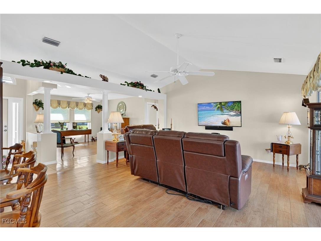 4306 SW 3rd Avenue Cape Coral FL 33914 2025016388 image8