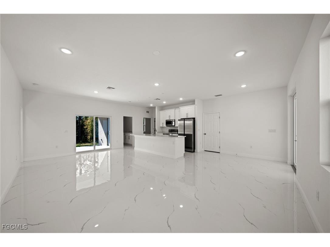 4309 8th Street SW Lehigh Acres FL 33976 2026004619 image3