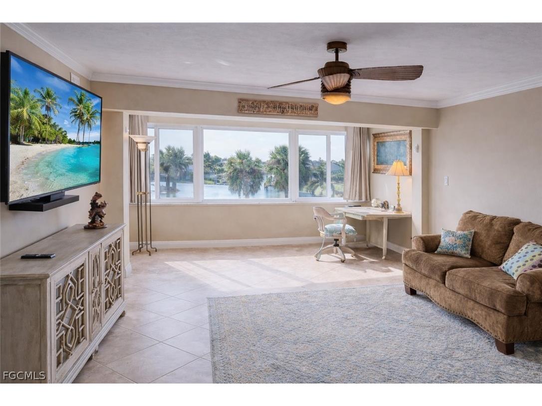 4309 Mariner Way #304 Fort Myers FL 33919 2025018354 image1