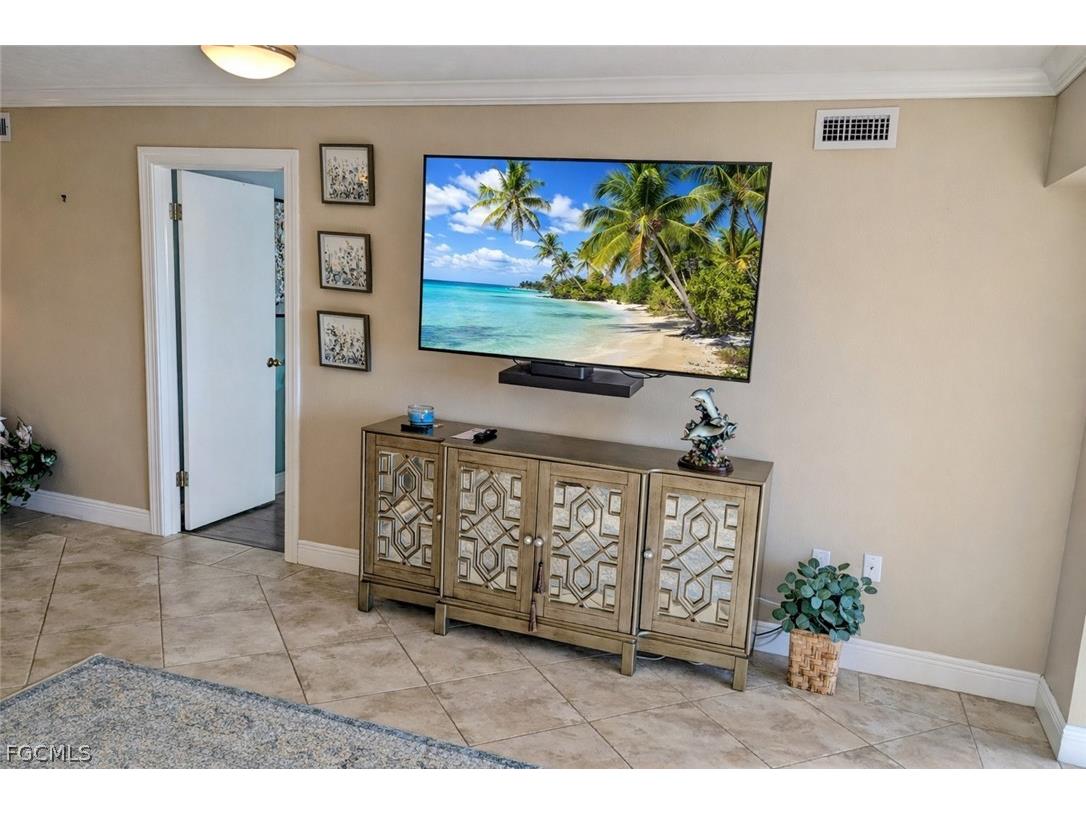 4309 Mariner Way #304 Fort Myers FL 33919 2025018354 image9