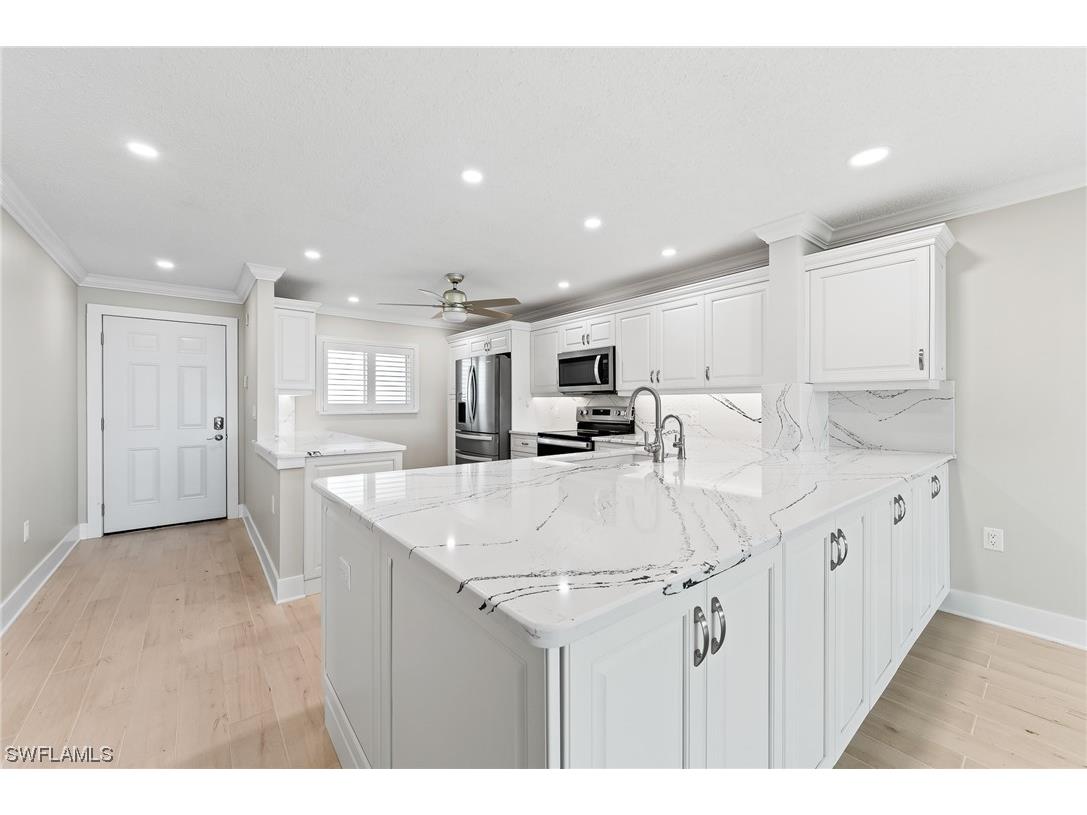 4309 Mariner Way #405 Fort Myers FL 33919 223058677 image1