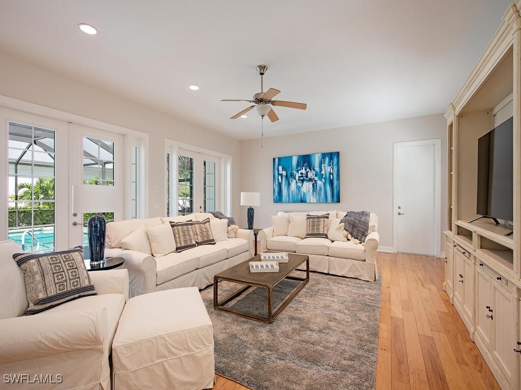 431 1st Avenue N Naples FL 34102 225075488 image6