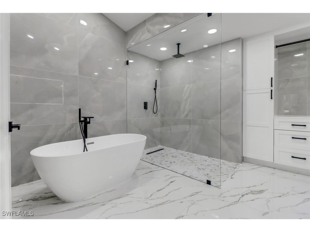 431 1st Street NW Naples FL 34120 225061990 image13