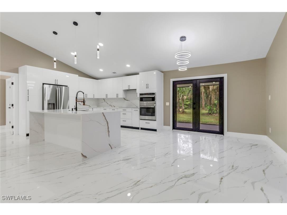 431 1st Street NW Naples FL 34120 225061990 image6