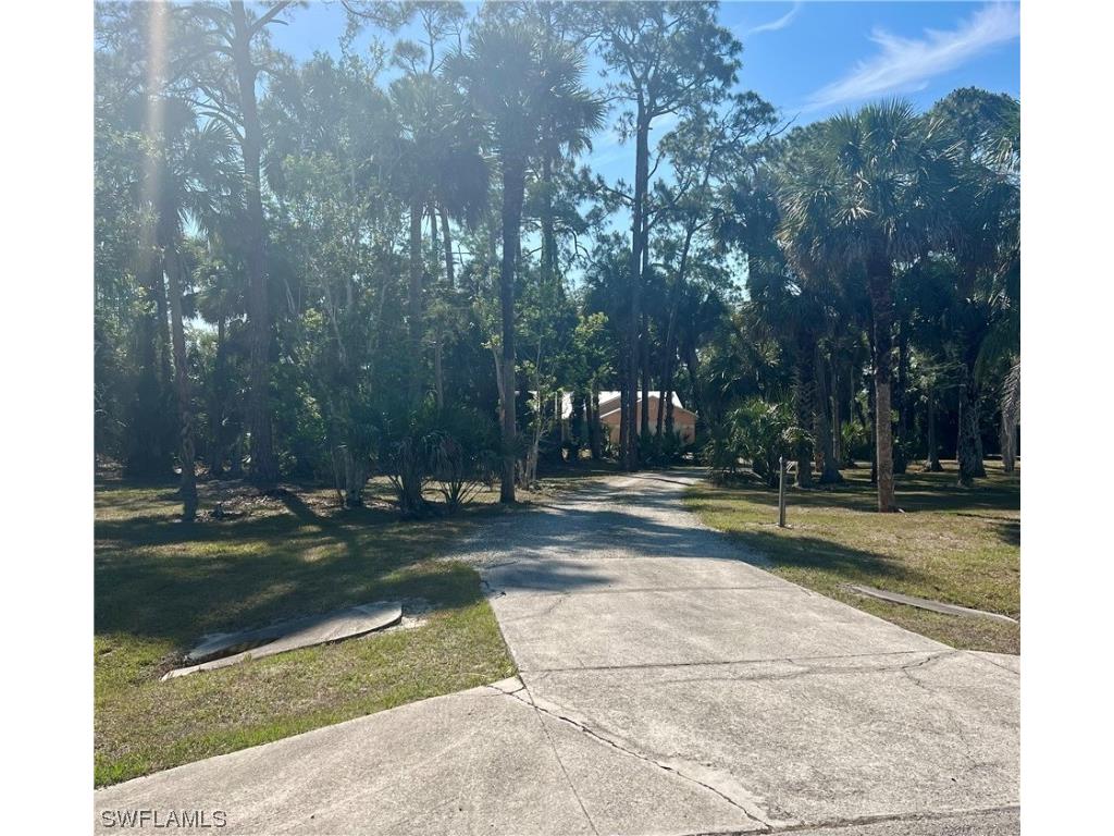 431 7th Street NW Naples FL 34120 223029170 image1