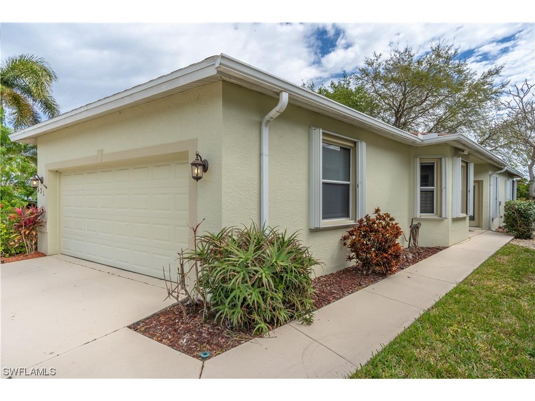 431 Crossfield Circle E #77 Naples FL 34104 224020990 image1