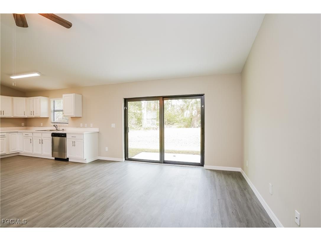 431 Gray Avenue S Lehigh Acres FL 33974 2025023053 image3