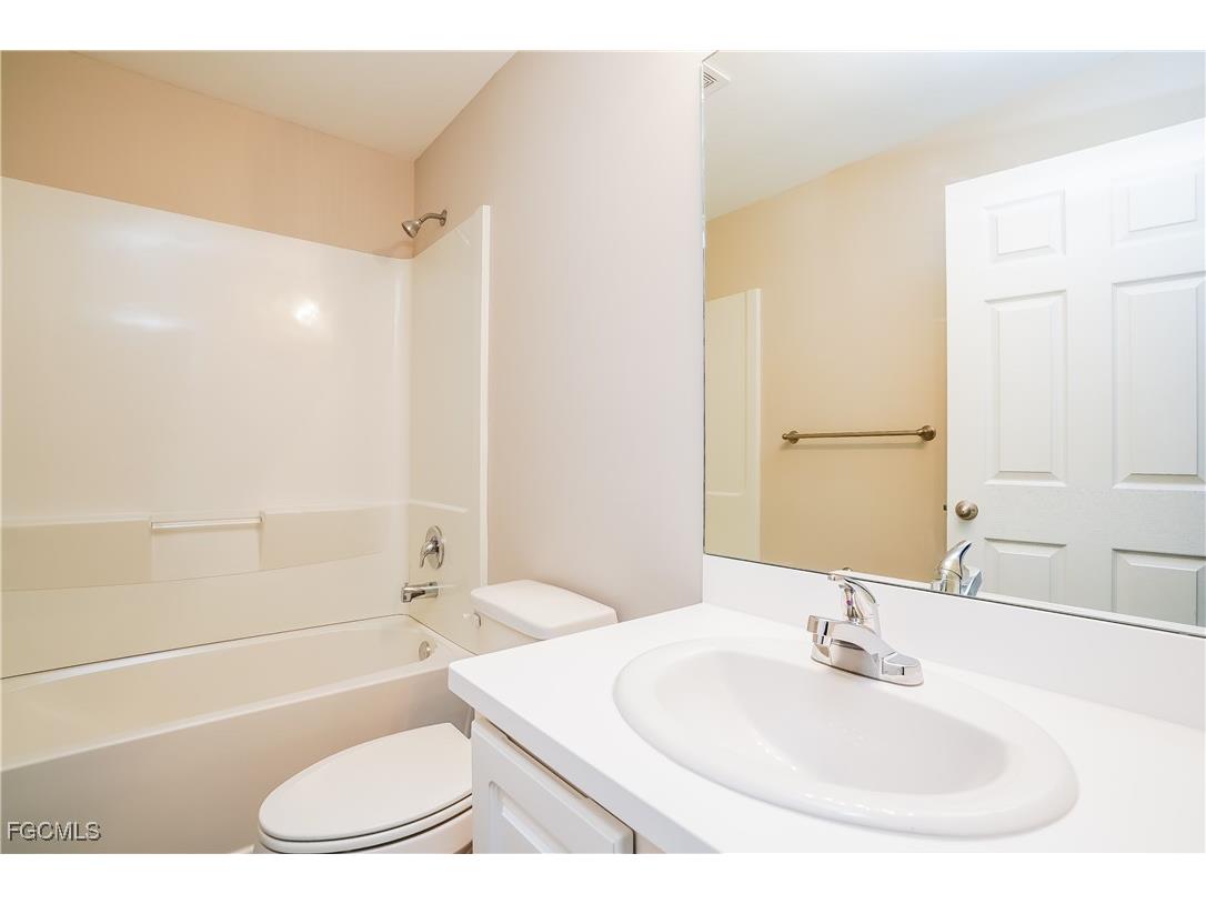431 Gray Avenue S Lehigh Acres FL 33974 2025023053 image6