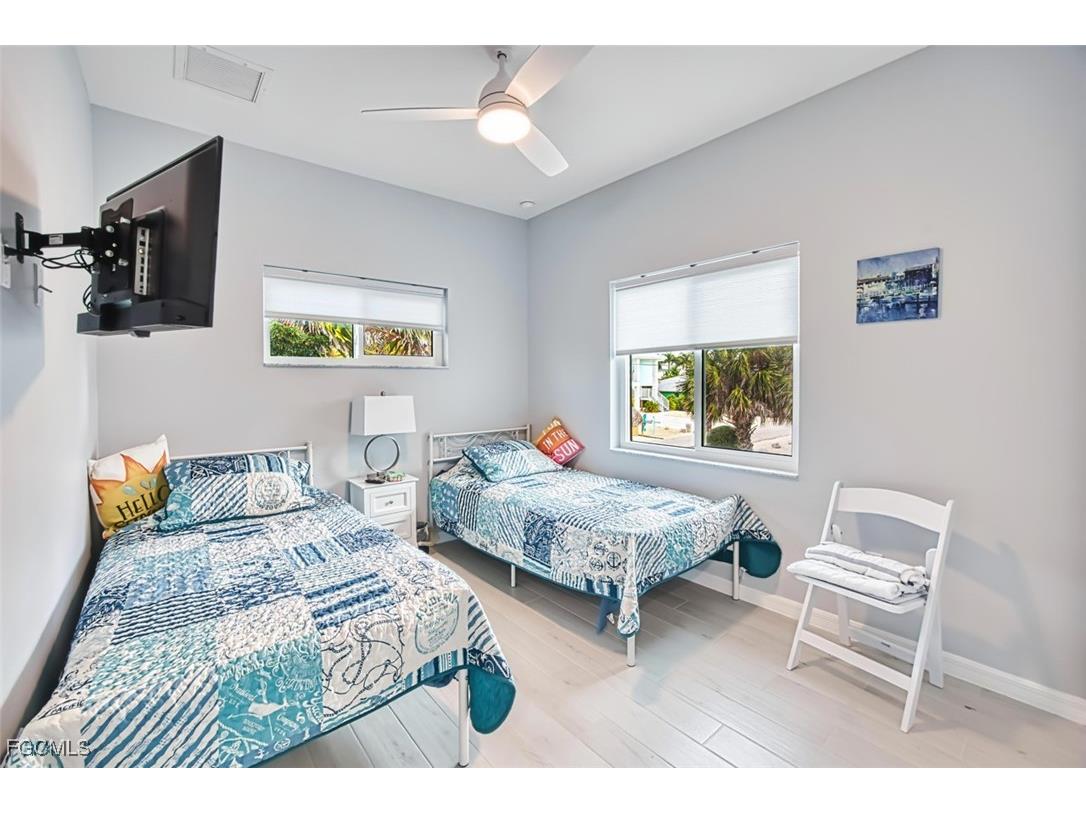 431 Lazy Way Fort Myers Beach FL 33931 2025022724 image31
