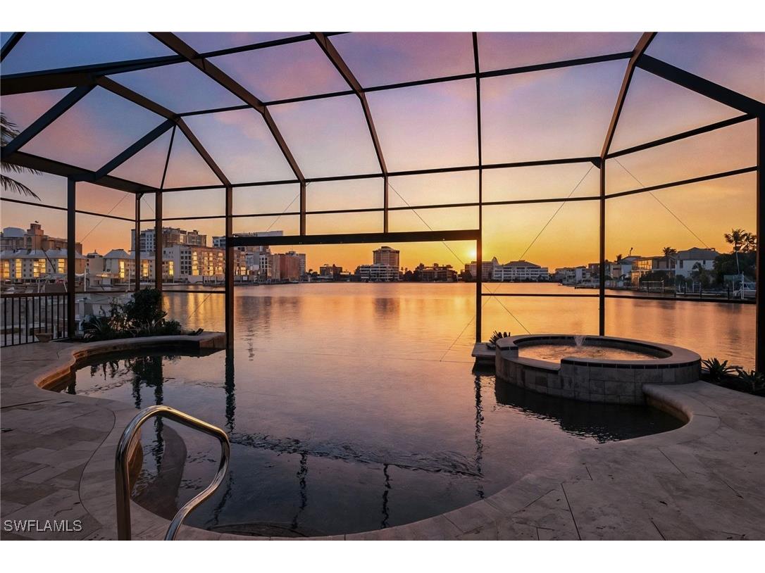 431 Palm Court Naples FL 34108 225054485 image2