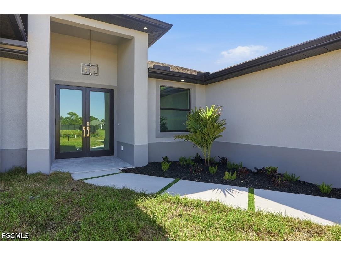 431 Palmyra Avenue Lehigh Acres FL 33974 2026016910 image3