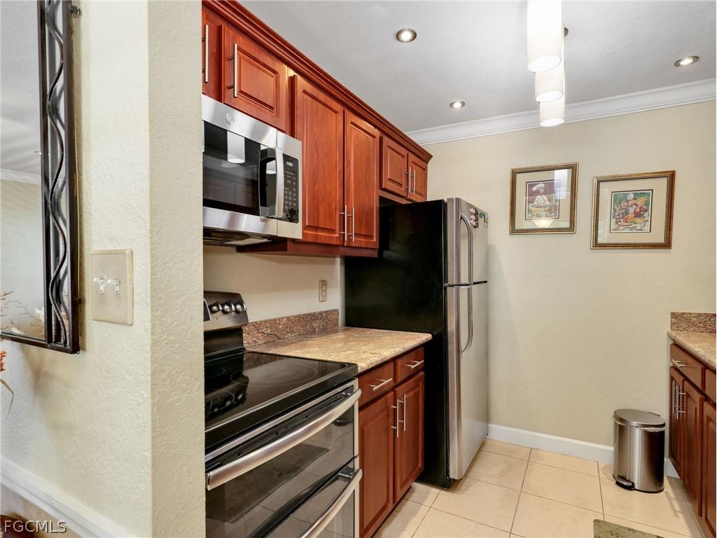 431 Van Buren Street #C6 Fort Myers FL 33916 2026011946 image9