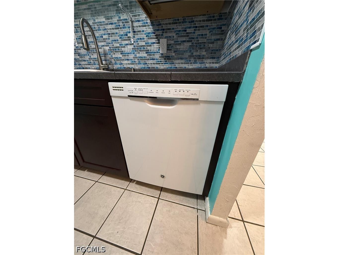 431 Van Buren Street #C7 Fort Myers FL 33916 2026024190 image12