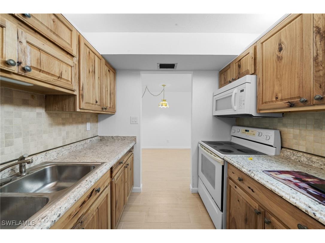 431 Van Buren Street #D3 Fort Myers FL 33916 225055108 image18