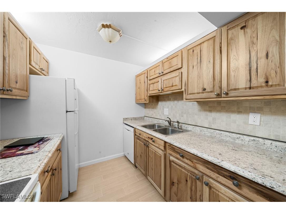 431 Van Buren Street #D3 Fort Myers FL 33916 225055108 image21