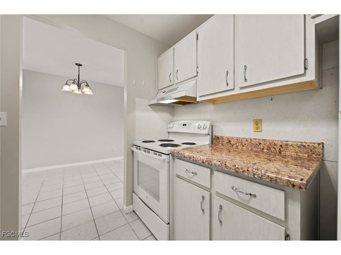 431 Van Buren Street #E7 Fort Myers FL 33916 2025006501 image10