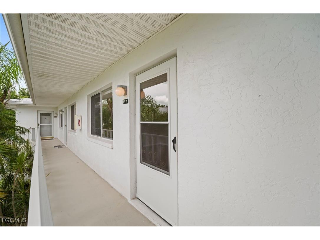431 Van Buren Street #E7 Fort Myers FL 33916 2025006501 image2