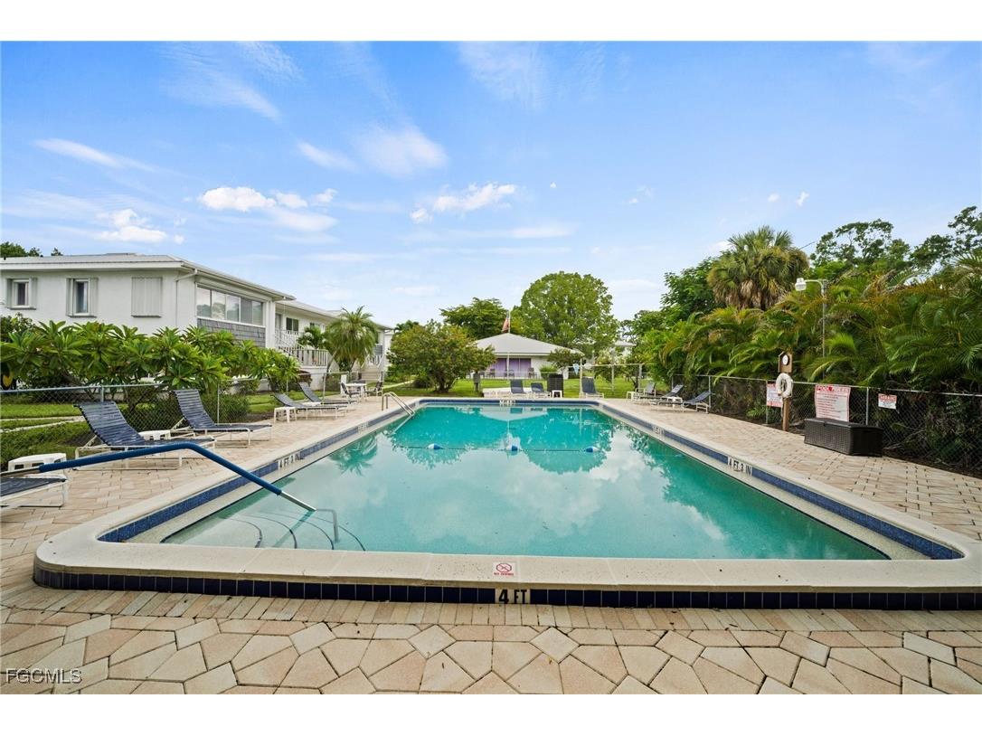 431 Van Buren Street #E7 Fort Myers FL 33916 2025006501 image20