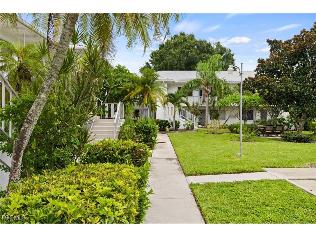 431 Van Buren Street #E7 Fort Myers FL 33916 2025006501 image24