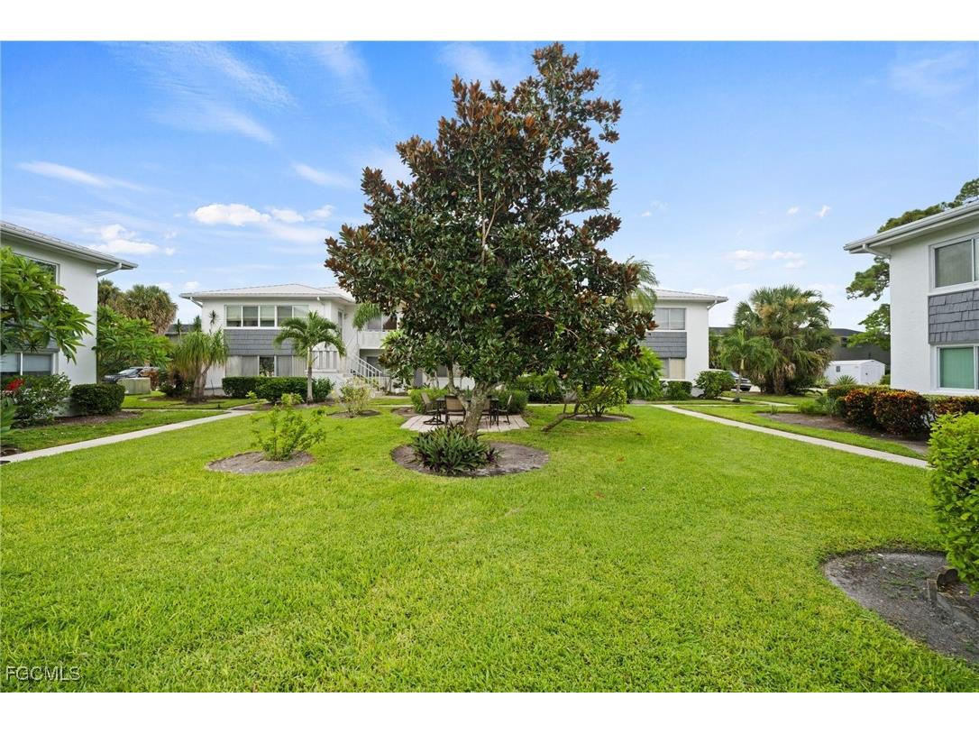 431 Van Buren Street #E7 Fort Myers FL 33916 2025006501 image26