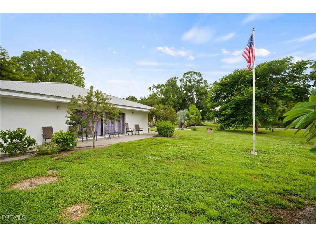 431 Van Buren Street #E7 Fort Myers FL 33916 2025006501 image29